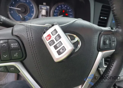 2015 Toyota Sienna Xle 8 Passenger from USA, damaged, VIN 5TDYK3DC9FS589560